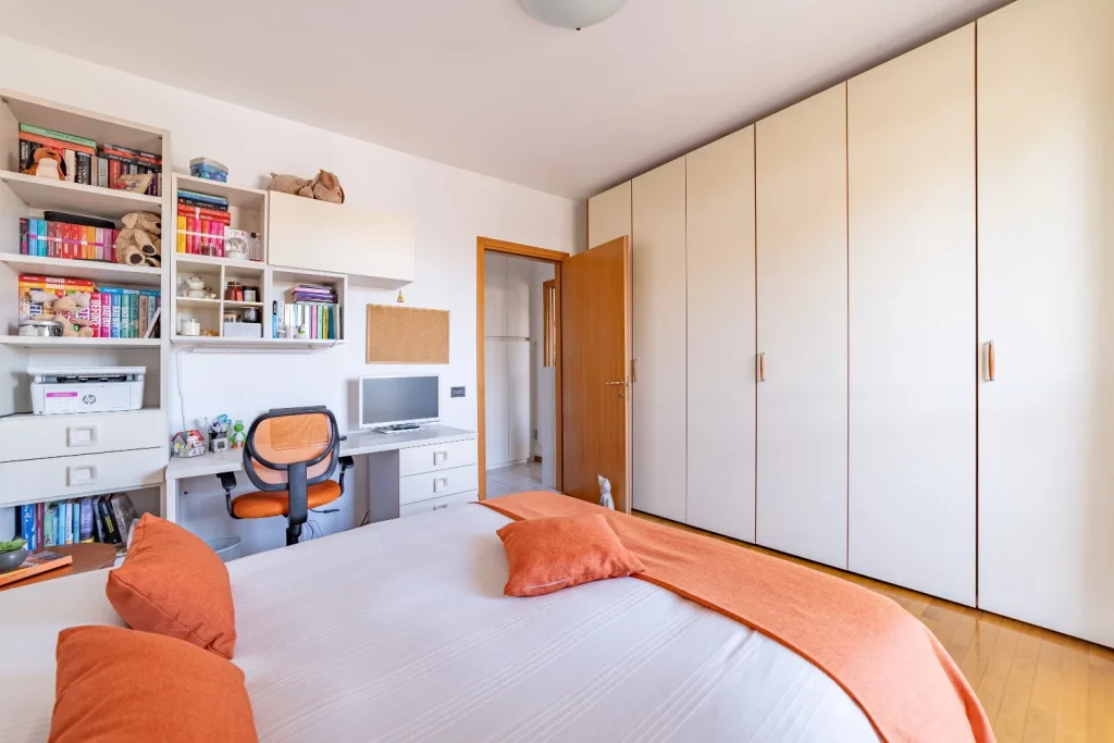 Bilocale con ampio terrazzo e box doppio — foto 12