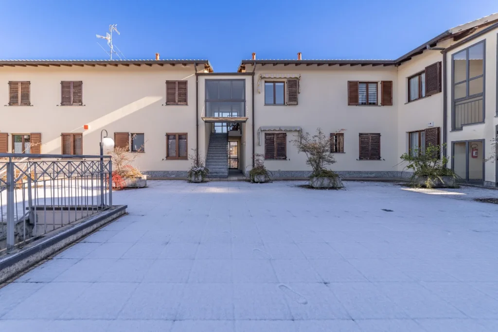 Bilocale con ampio terrazzo e box doppio — foto 15