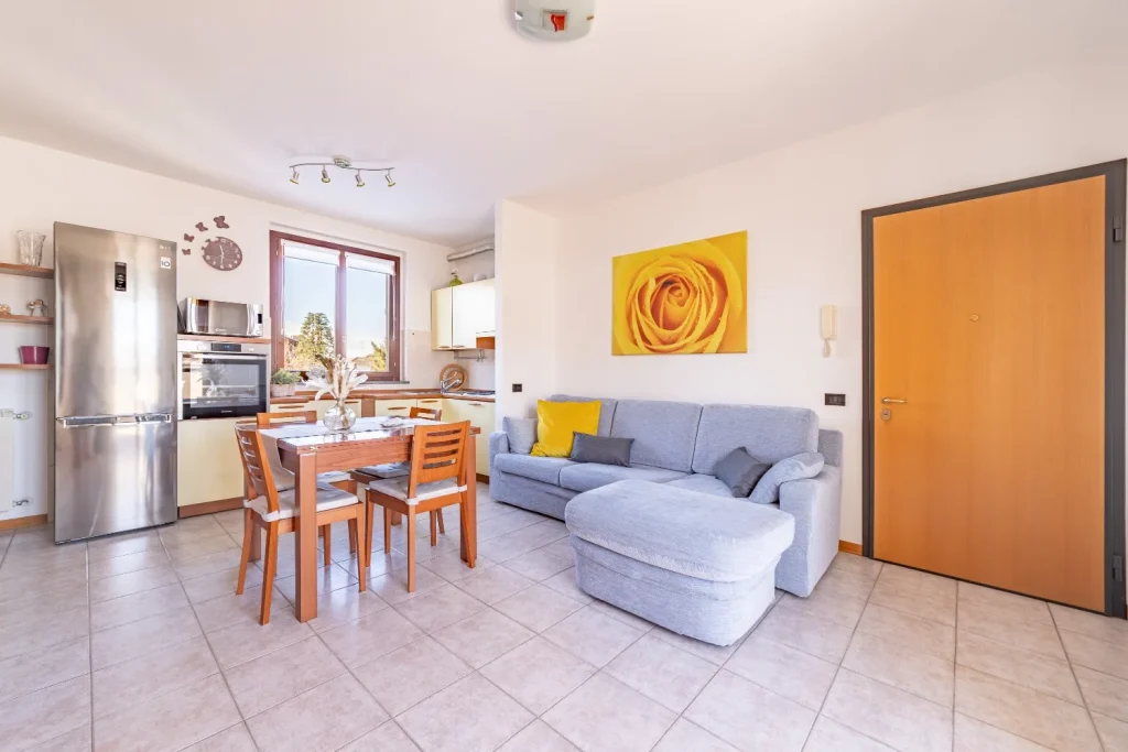 Bilocale con ampio terrazzo e box doppio — foto 5