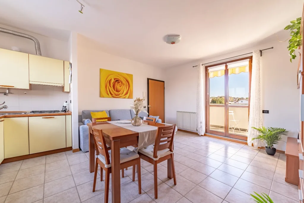 Bilocale con ampio terrazzo e box doppio — foto 8