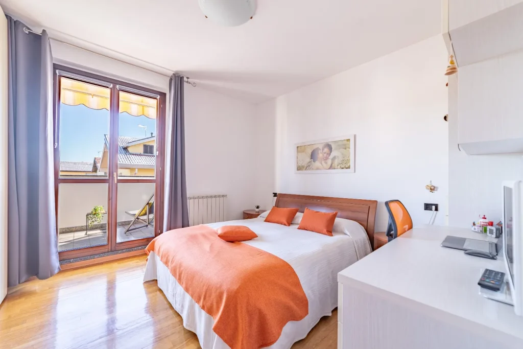 Bilocale con ampio terrazzo e box doppio — foto 10