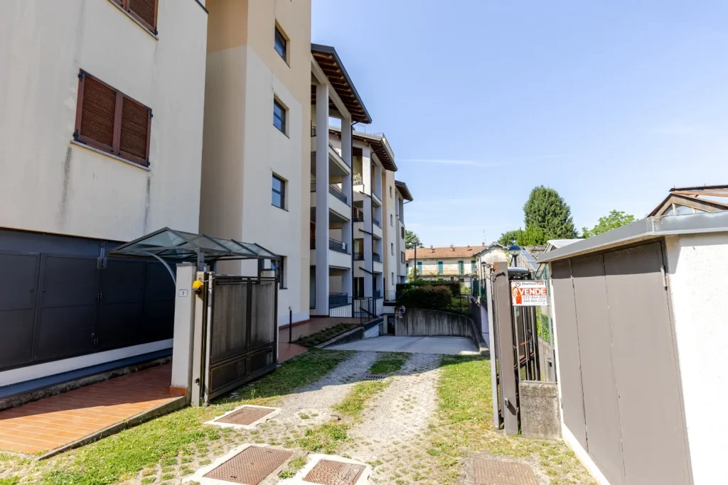 Attico duplex con terrazzo e doppi box a Tradate — foto 43