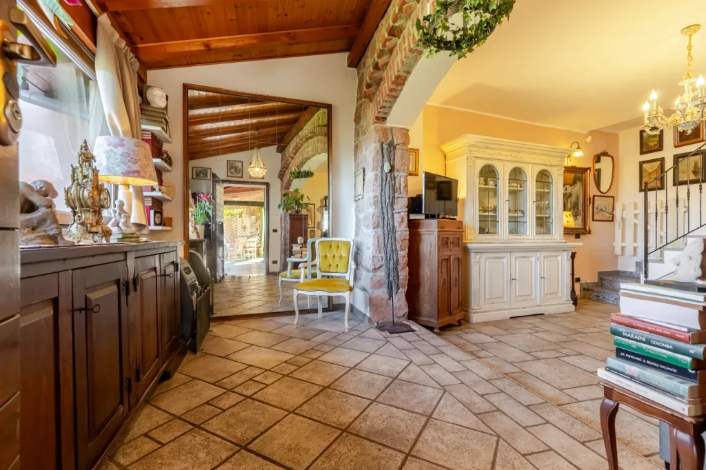 Elegante terra-tetto con giardino, veranda e laghetto — foto 18