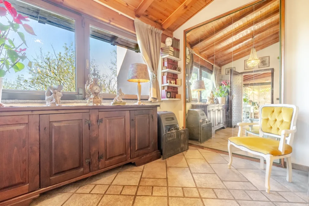 Elegante terra-tetto con giardino, veranda e laghetto — foto 20