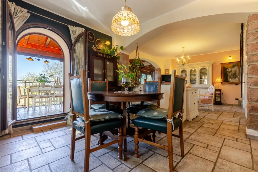 Elegante terra-tetto con giardino, veranda e laghetto — foto 32