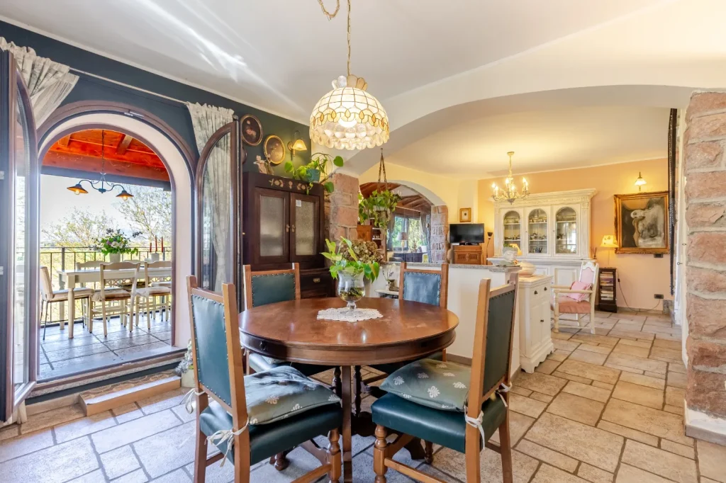 Elegante terra-tetto con giardino, veranda e laghetto — foto 33