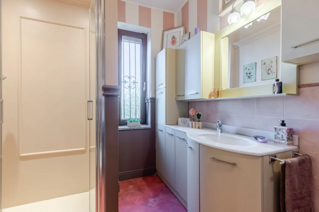 Elegante terra-tetto con giardino, veranda e laghetto — foto 47