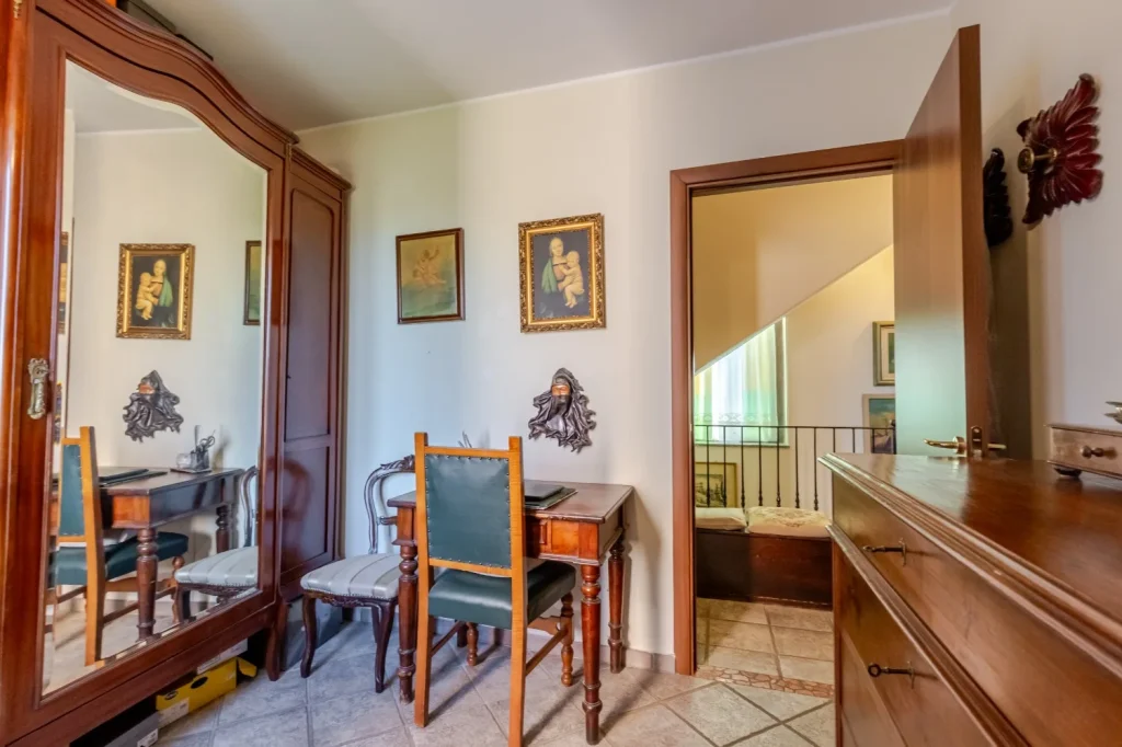 Elegante terra-tetto con giardino, veranda e laghetto — foto 51
