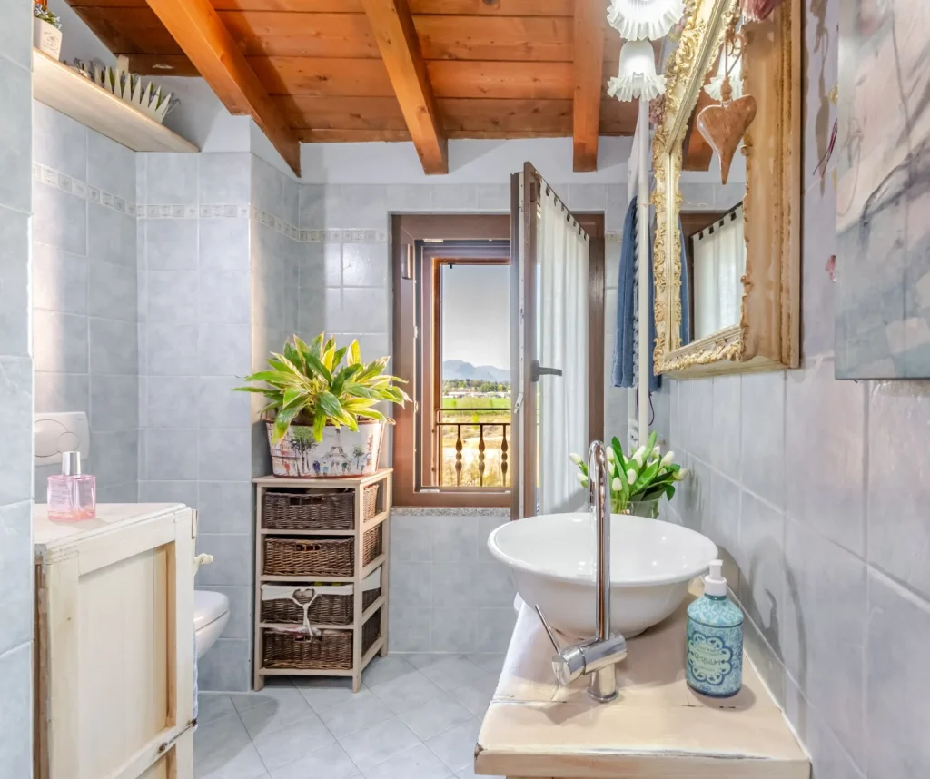Elegante terra-tetto con giardino, veranda e laghetto — foto 62
