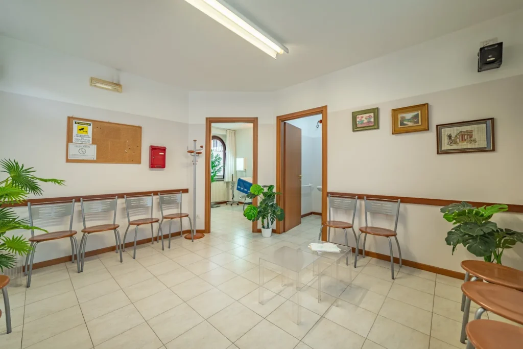 Studio Professionale con Ingresso Privato — foto 3