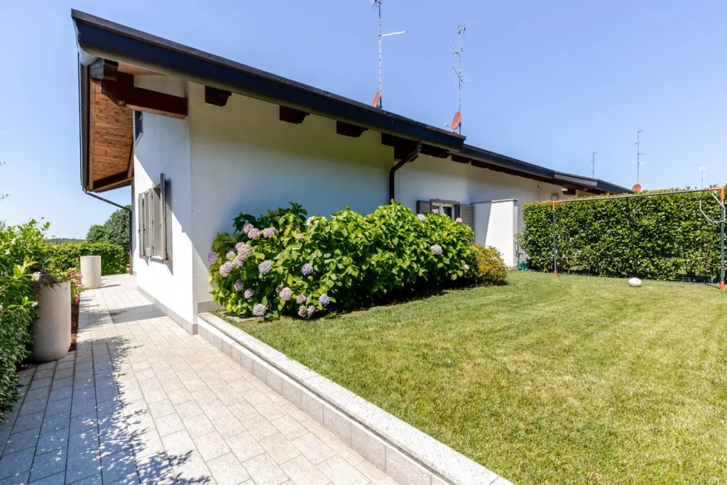 Villa moderna vicino al confine in classe energetica B — foto 72
