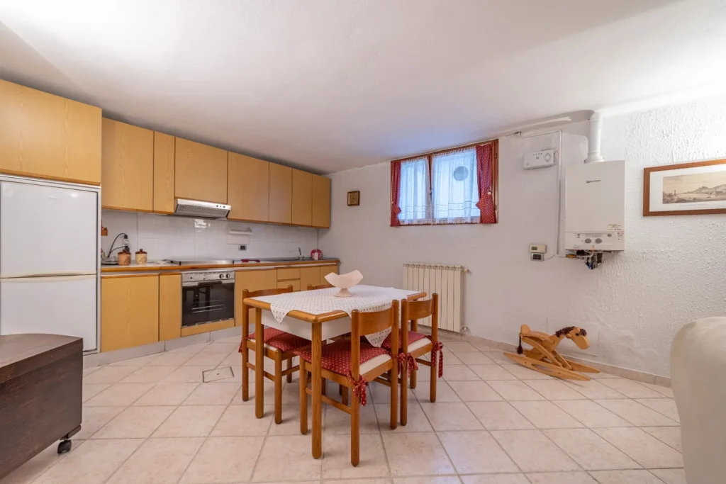Elegante Porzione di Bifamiliare con Giardino — foto 33
