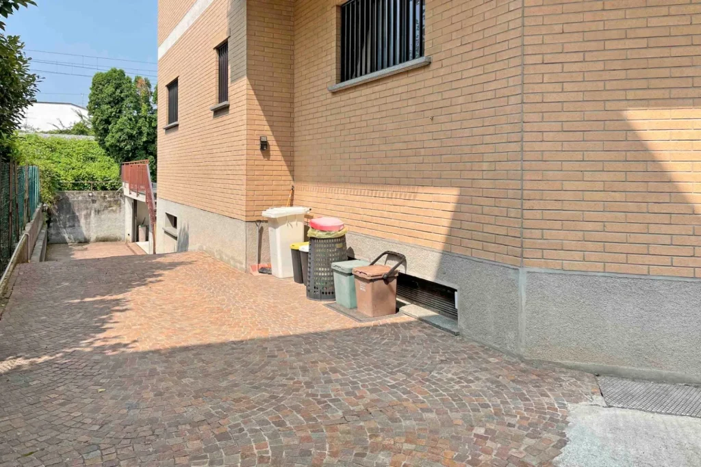Villa di ampia metratura con potenziale plurifamiliare — foto 42