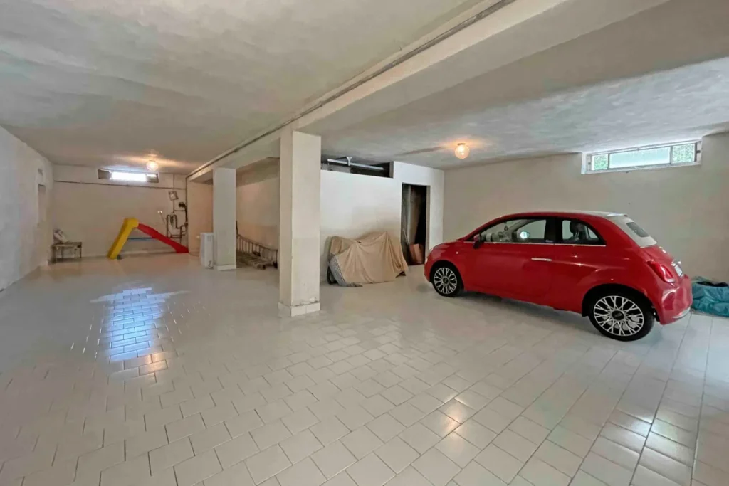 Villa di ampia metratura con potenziale plurifamiliare — foto 45