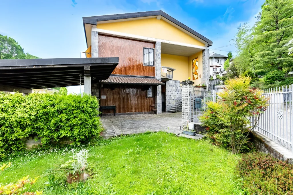Villa bifamiliare con ampi spazi e giardino privato — foto 14
