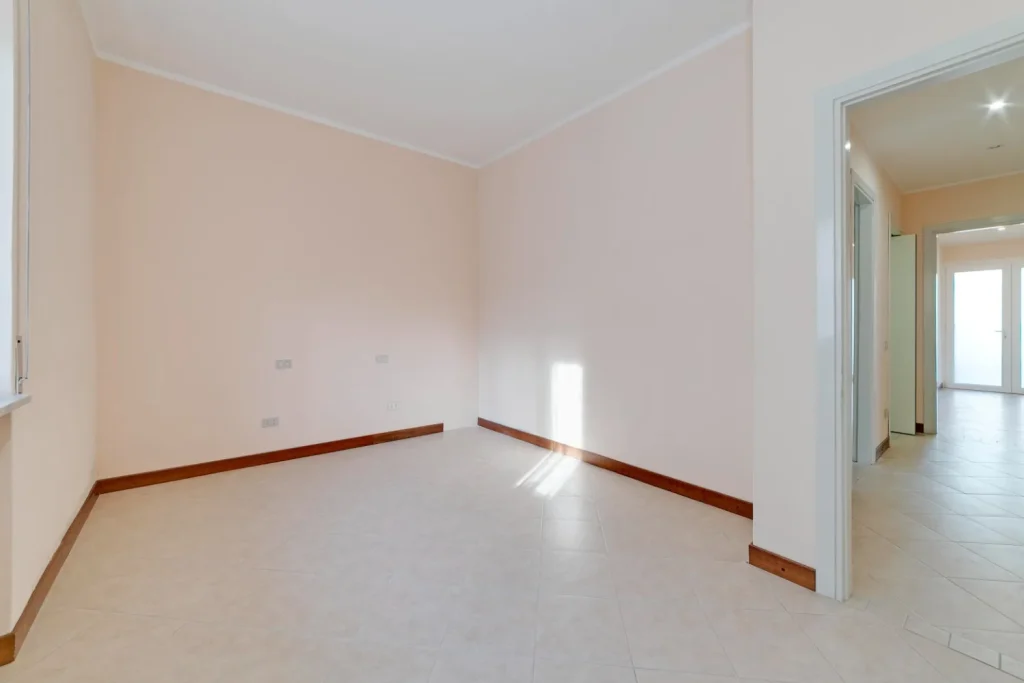Villa bifamiliare con ampi spazi e giardino privato — foto 19