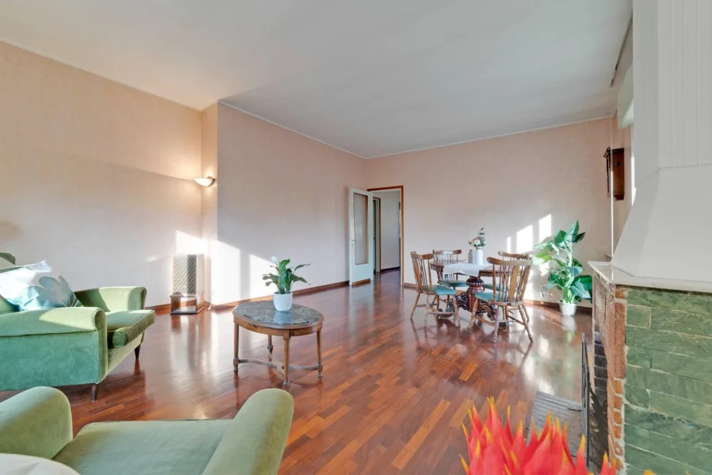 Villa bifamiliare con ampi spazi e giardino privato — foto 26