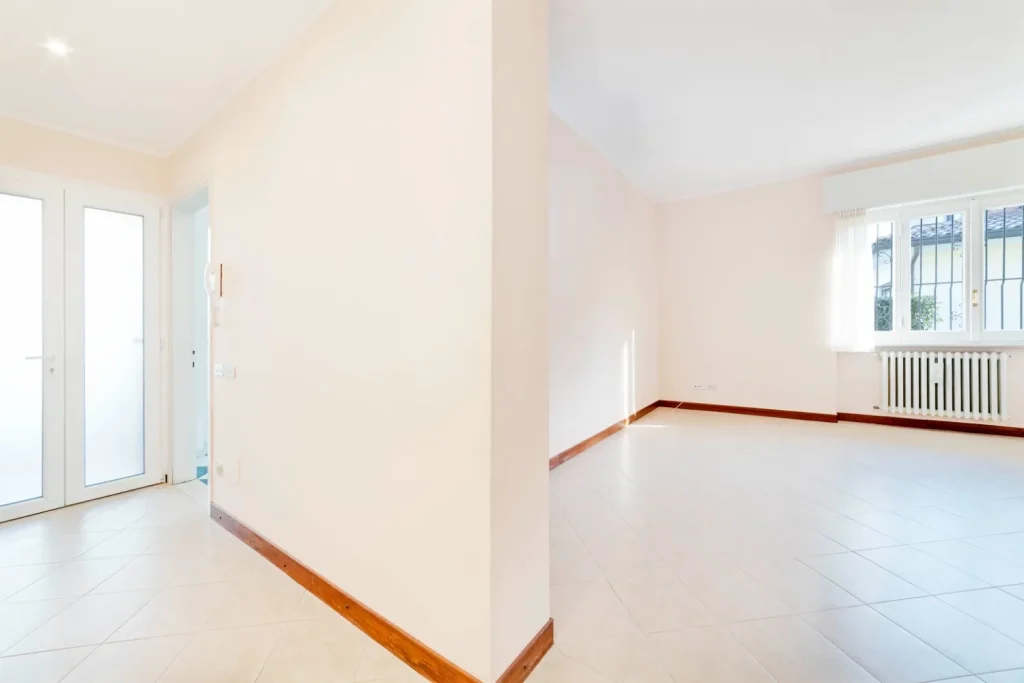 Villa bifamiliare con ampi spazi e giardino privato — foto 5