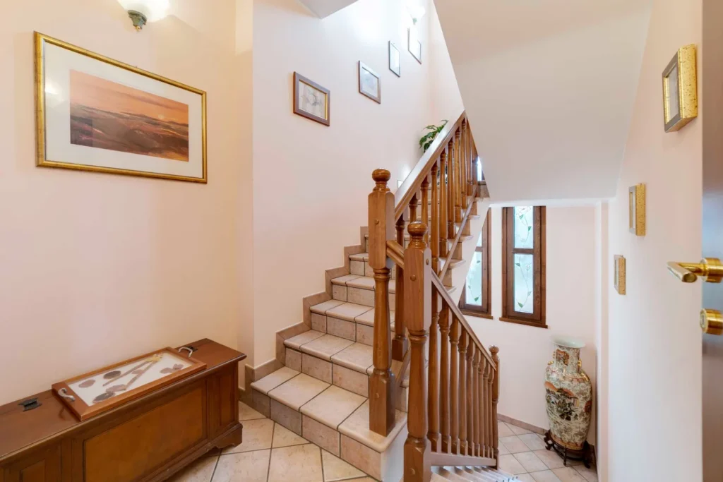 Charme, ampi spazi e tranquillità: villa indipendente — foto 25