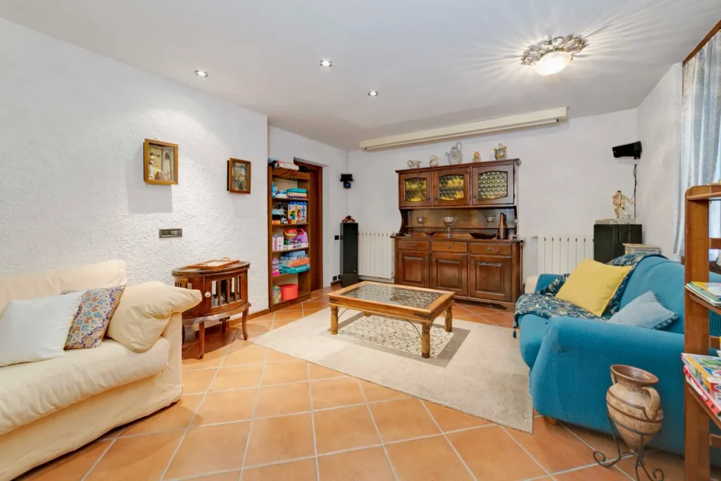 Charme, ampi spazi e tranquillità: villa indipendente — foto 35