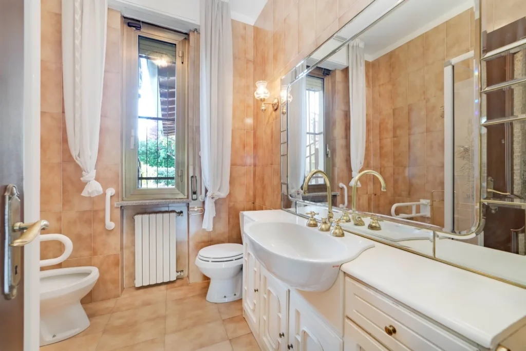 Villa indipendente– Spazi ampi e grandi potenzialità — foto 14