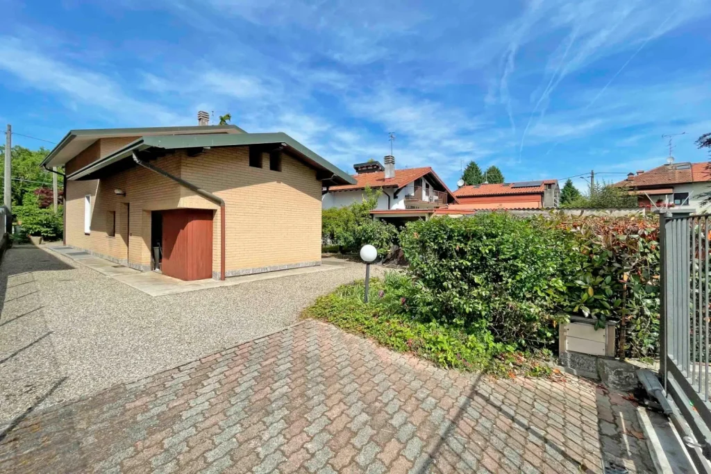 Villa indipendente– Spazi ampi e grandi potenzialità — foto 18