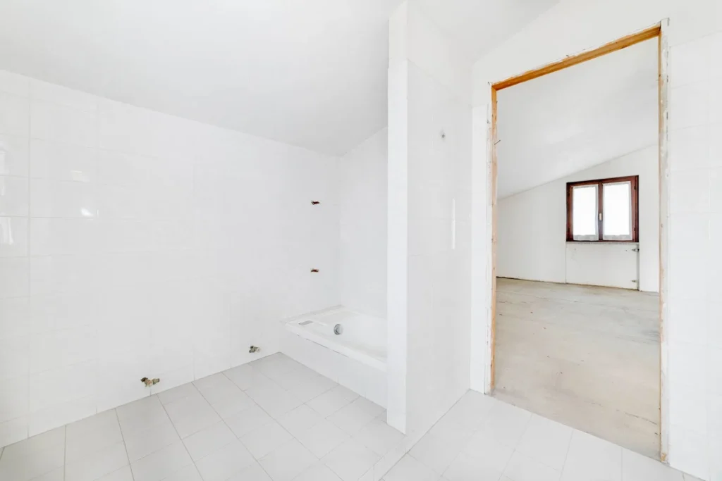 Villa indipendente– Spazi ampi e grandi potenzialità — foto 24