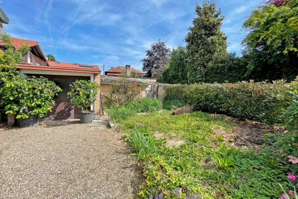 Villa indipendente– Spazi ampi e grandi potenzialità — foto 37
