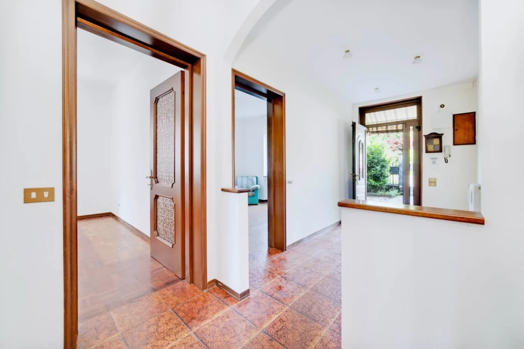 Villa indipendente– Spazi ampi e grandi potenzialità — foto 6