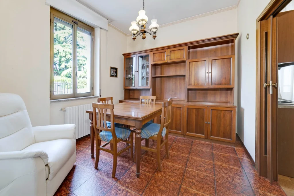 Villa indipendente– Spazi ampi e grandi potenzialità — foto 7