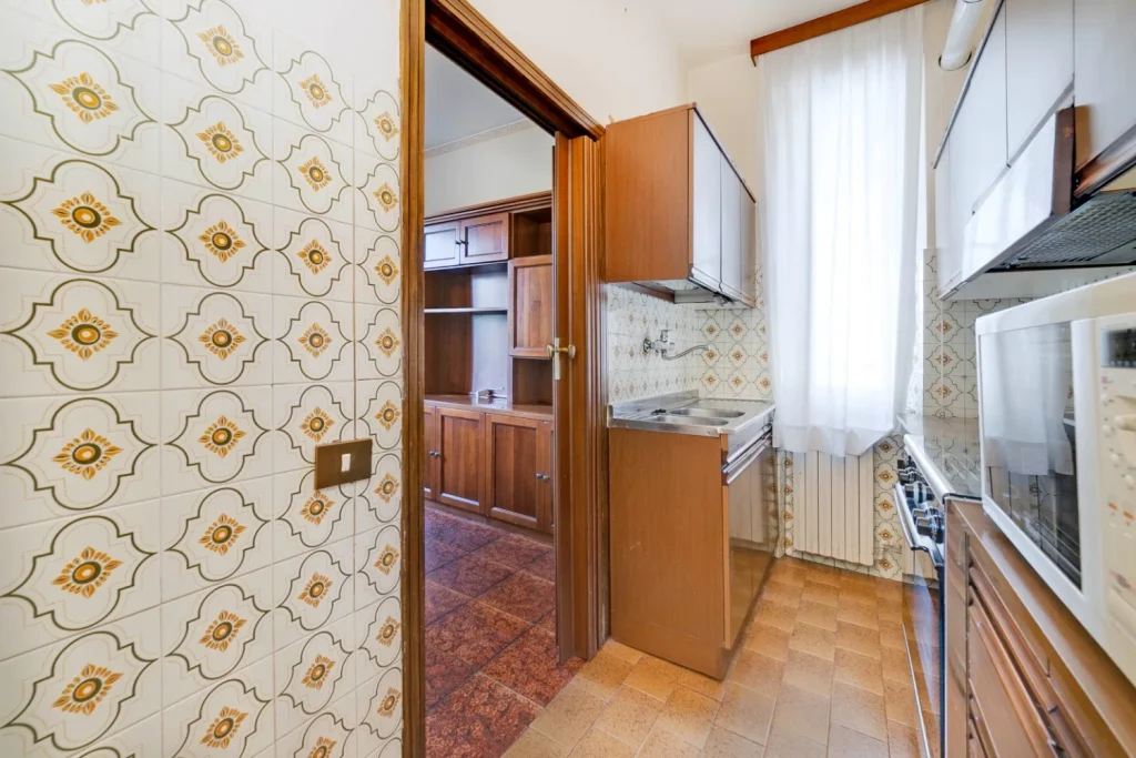Villa indipendente– Spazi ampi e grandi potenzialità — foto 9