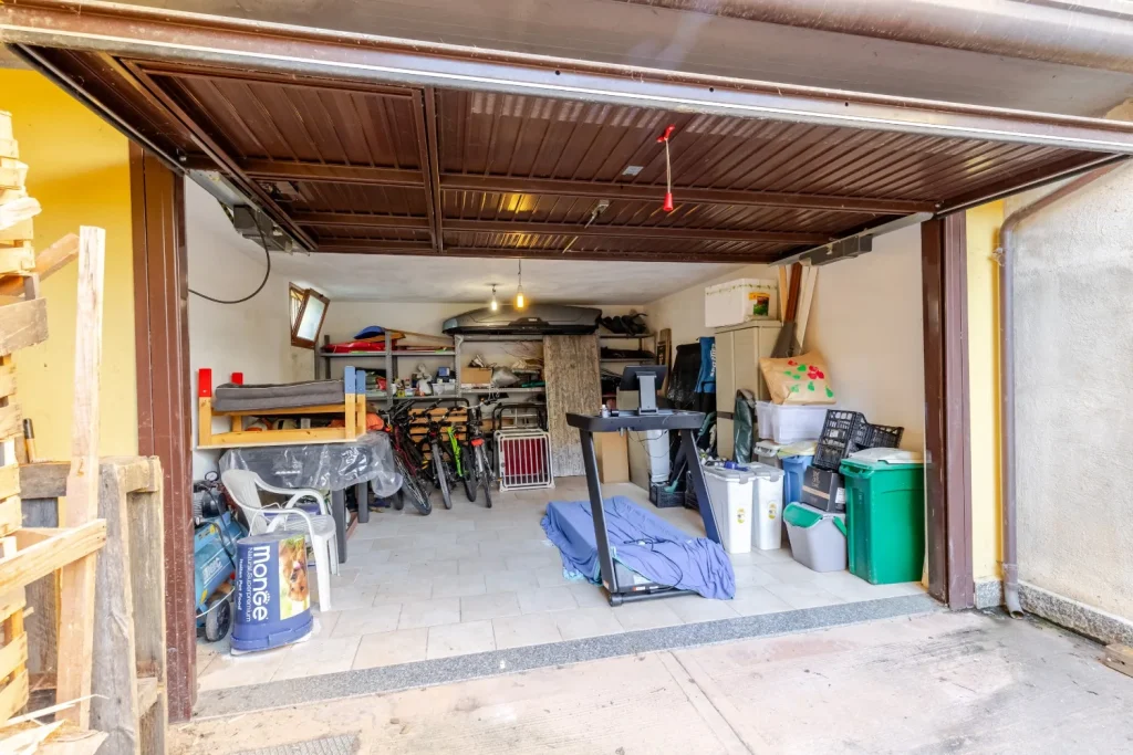 Villetta in classe C con giardino e box doppio — foto 49