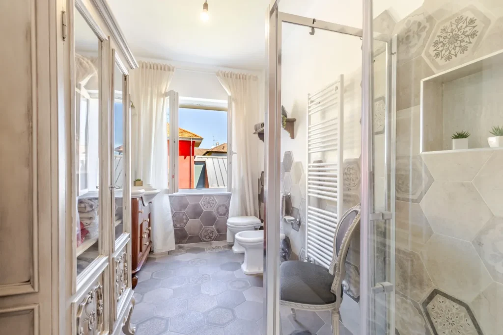 Villa ristrutturata con box 150mq e giardino di 500 mq — foto 39