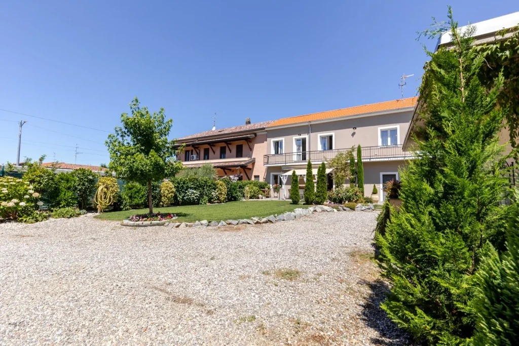Villa ristrutturata con box 150mq e giardino di 500 mq — foto 44