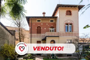 VILLA SINGOLA IN POSIZIONE CENTRALE