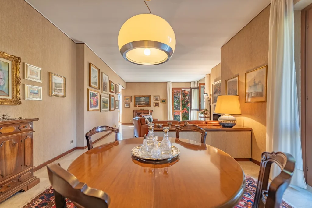 Elegante villa con due appartamenti in centro — foto 11