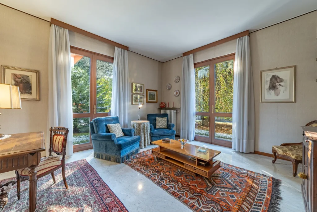 Elegante villa con due appartamenti in centro — foto 30