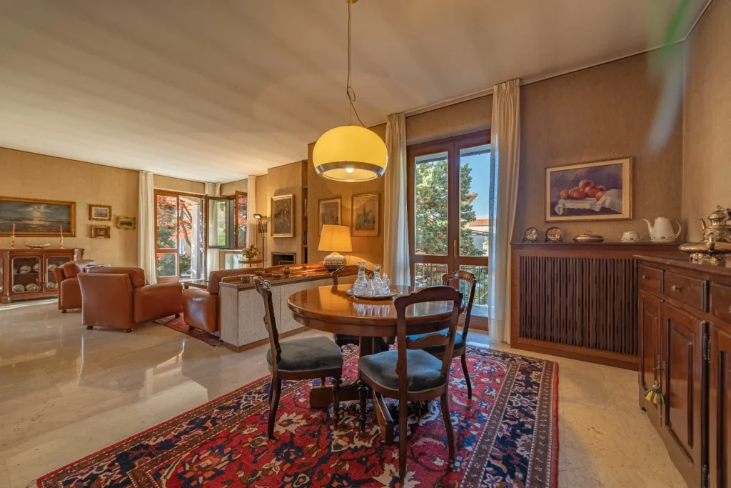 Elegante villa con due appartamenti in centro — foto 9