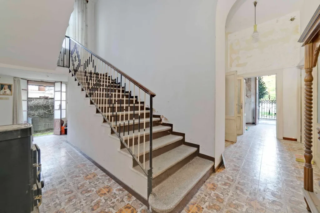 Ampia Villa da Ristrutturare: Un'Opportunità Unica. — foto 7