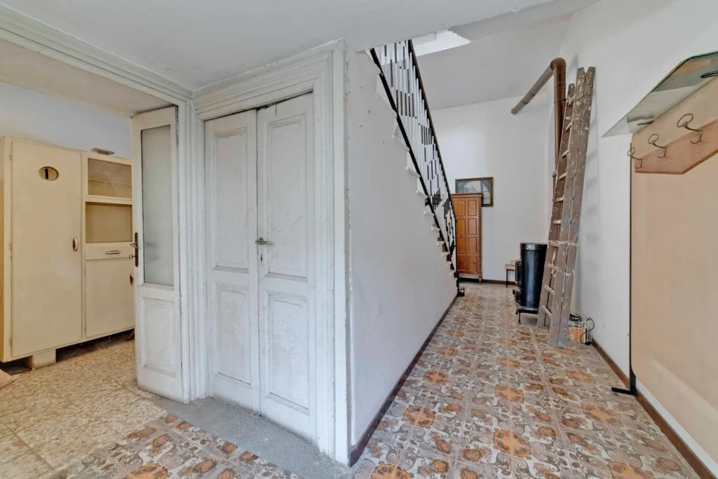 Ampia Villa da Ristrutturare: Un'Opportunità Unica. — foto 8