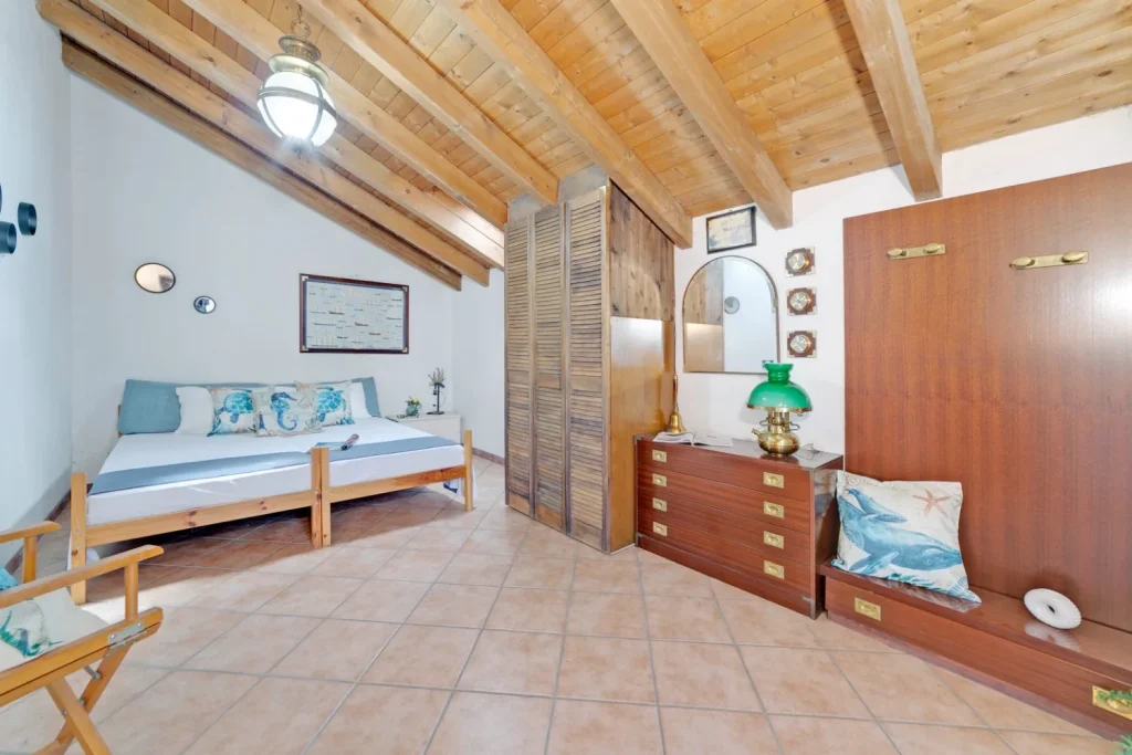 Porzione indipendente di bifamiliare con giardino — foto 25