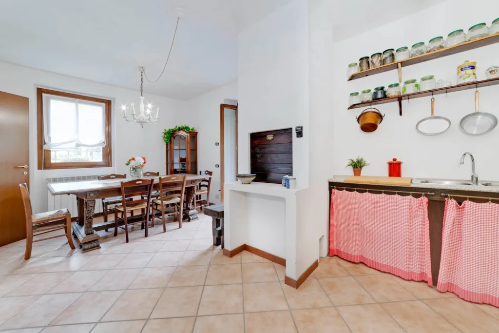 Porzione indipendente di bifamiliare con giardino — foto 6
