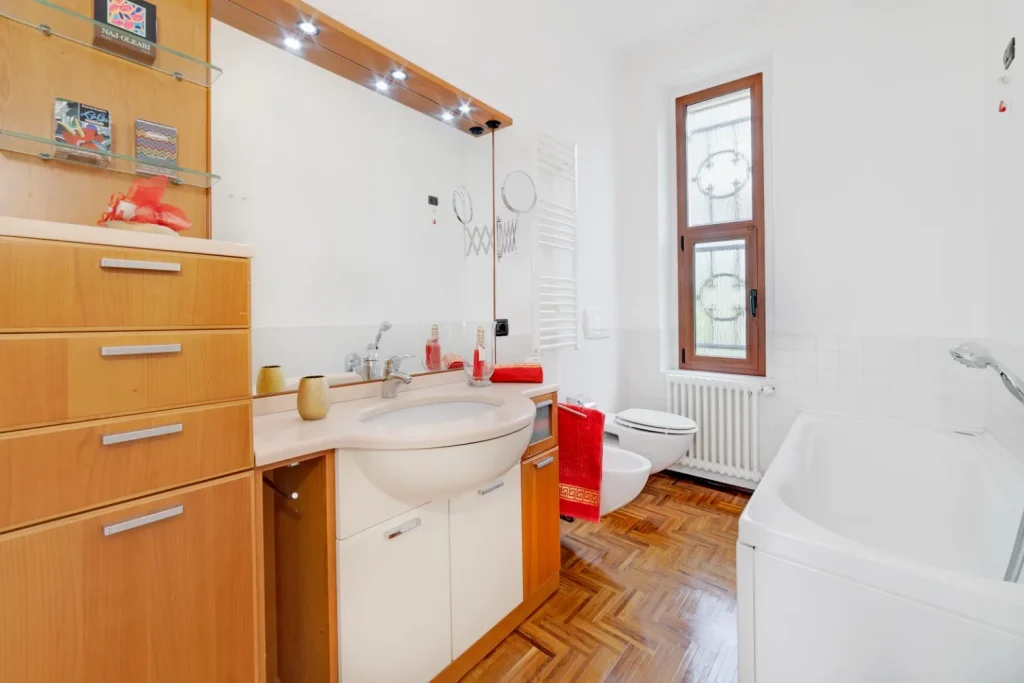 Prestigio senza tempo nel cuore di Tradate — foto 36