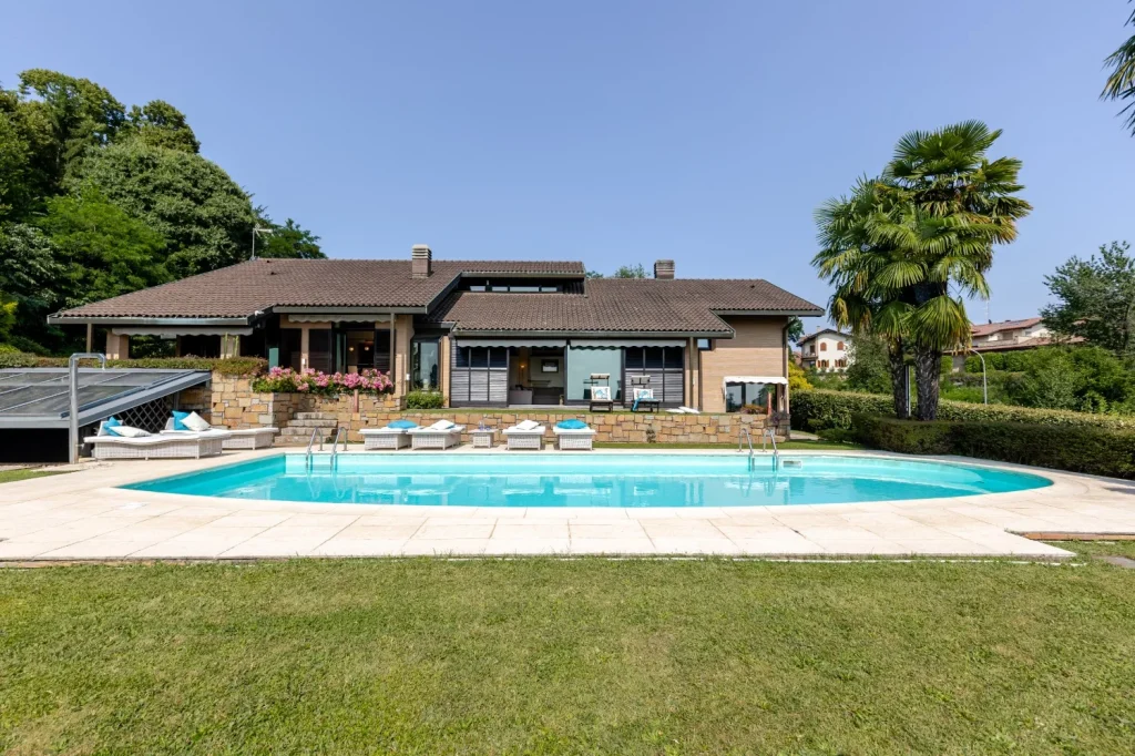 Villa esclusiva a Tradate, Categoria A/7 con piscina — foto 2