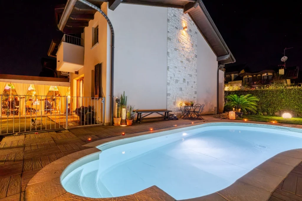 Villetta moderna con serra bioclimatica e piscina — foto 2