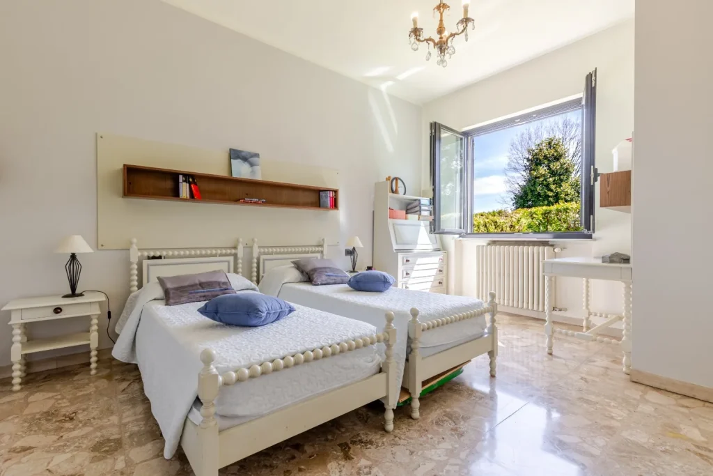 Villa Mozart: tre livelli di eleganza e ampi terrazzi — foto 33