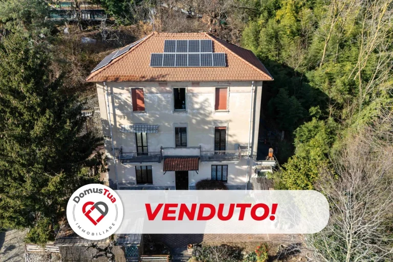 Villa plurifamiliare con ampio giardino