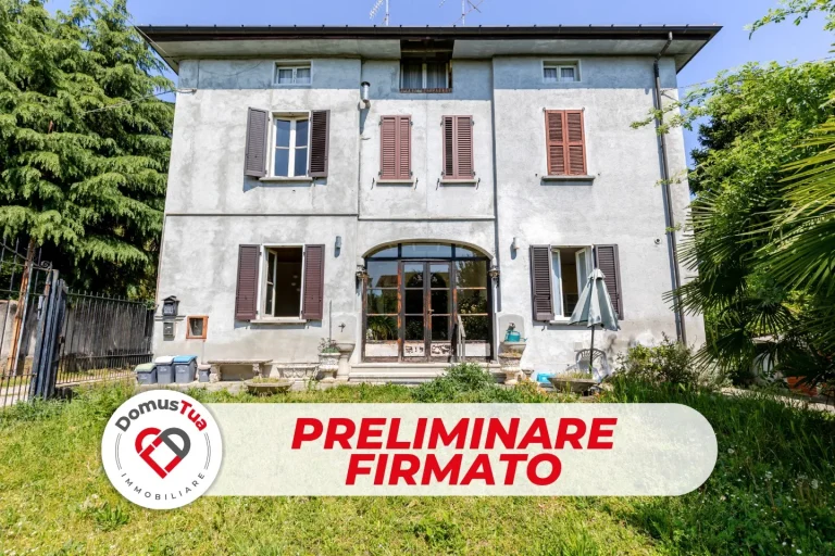 Intera proprietà da ristrutturare con giardino