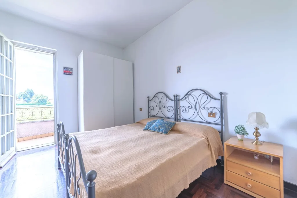 Ampia villa plurifamiliare per più nuclei familiari — foto 29