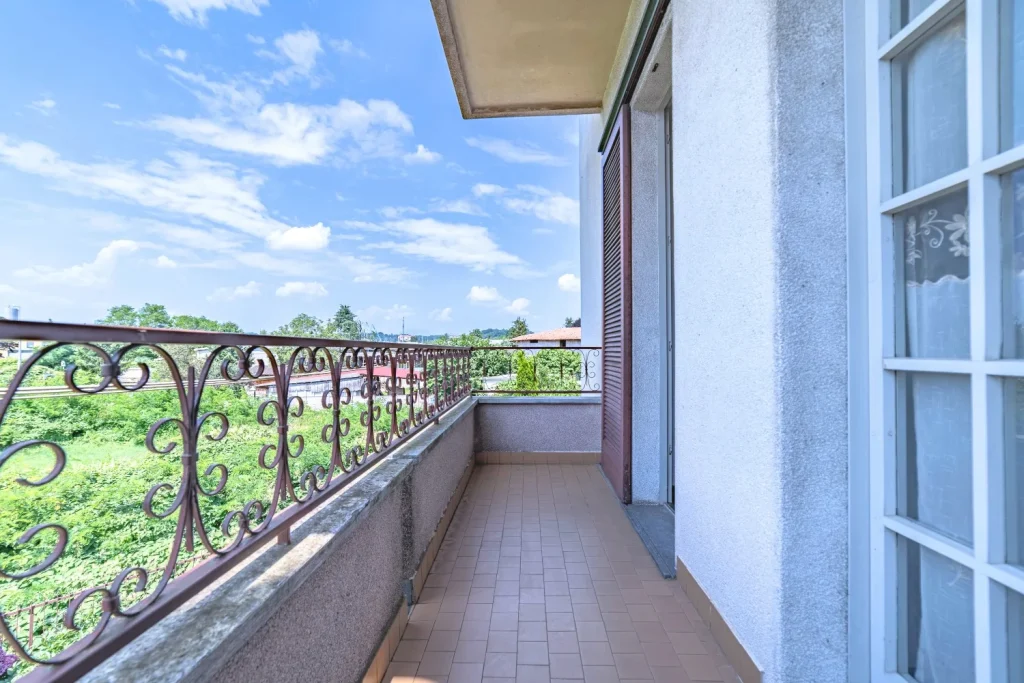 Ampia villa plurifamiliare per più nuclei familiari — foto 31